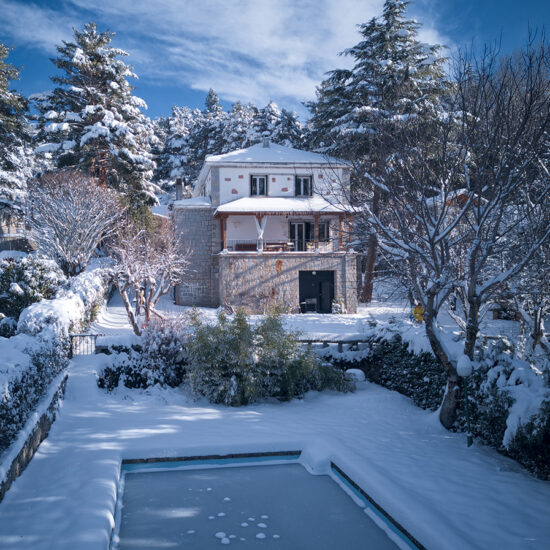 La Casona de Mimi nevada, espectacular finca a un paso de Madrid.